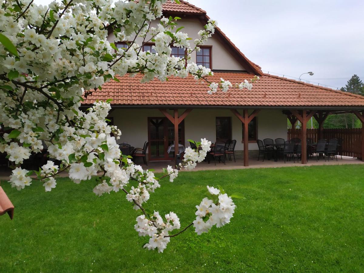 Penzion Rozmaryn Vsetín Extérieur photo